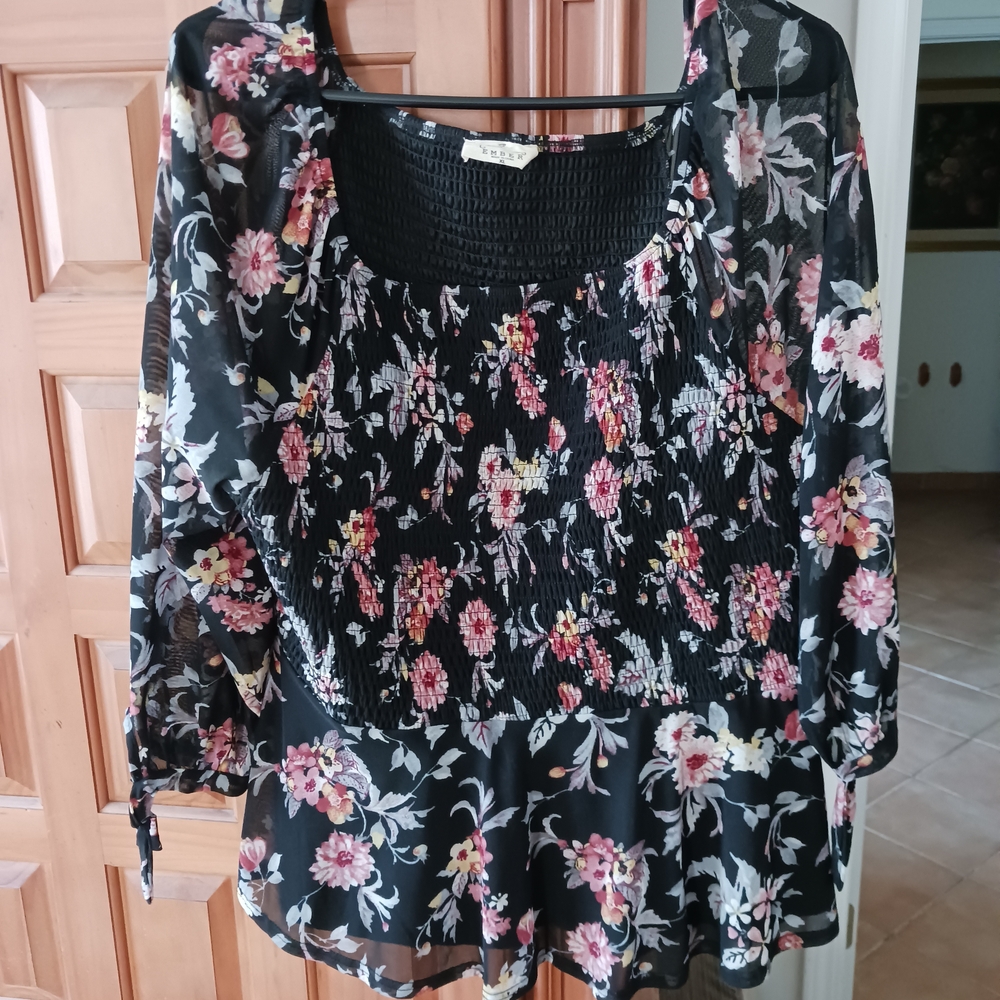 Chic Black Floral Women's Blouse
